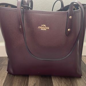 Reversible Coach purple/leopard print tote bag